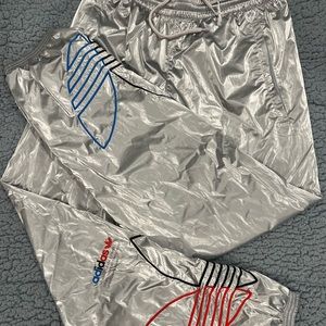 🏷️NWOT- ADICOLOR TRICOLOR METALLIC TRACK PANTS